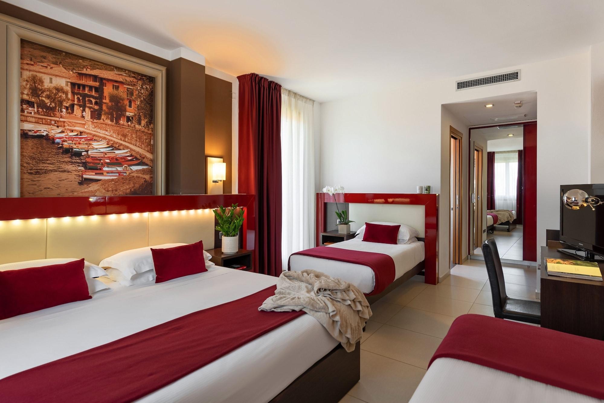 Kairos Garda Hotel Castelnuovo del Garda Eksteriør billede
