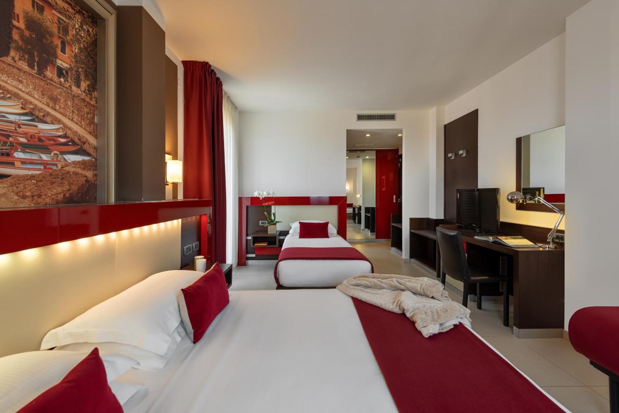 Kairos Garda Hotel Castelnuovo del Garda Eksteriør billede