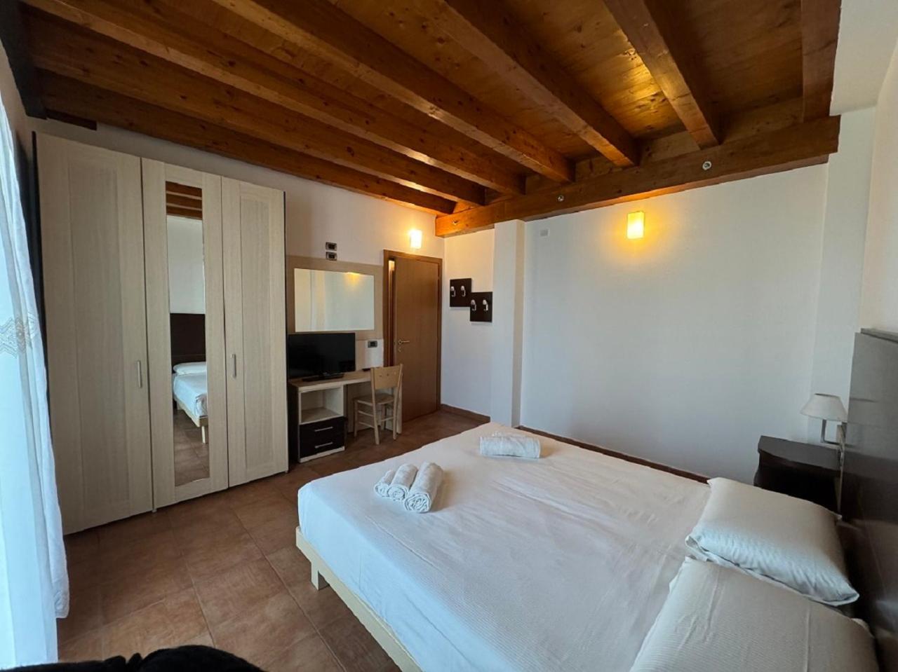 Kairos Garda Hotel Castelnuovo del Garda Eksteriør billede