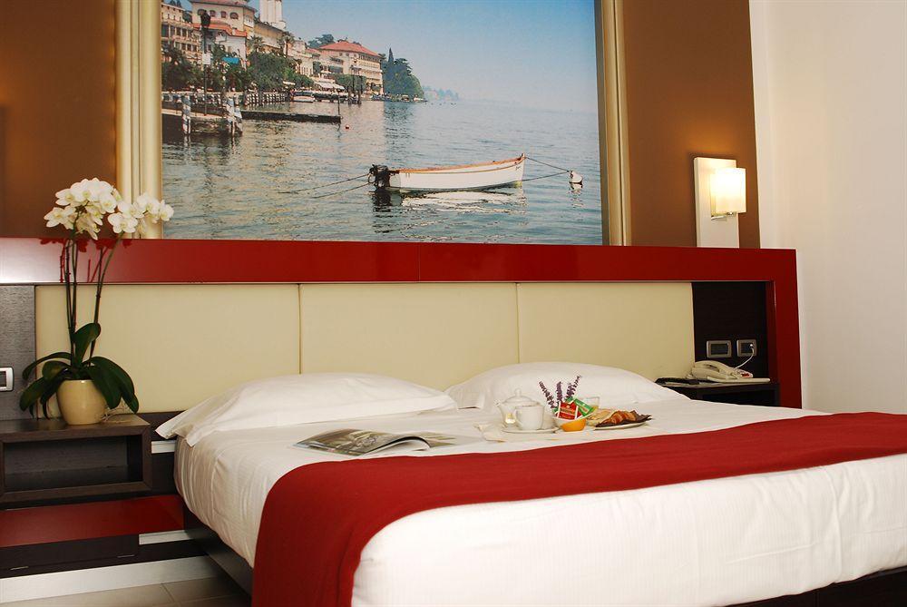 Kairos Garda Hotel Castelnuovo del Garda Eksteriør billede