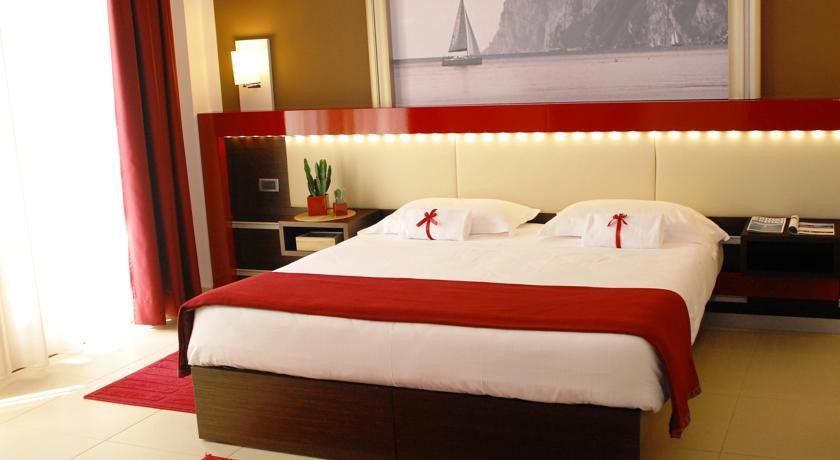 Kairos Garda Hotel Castelnuovo del Garda Eksteriør billede