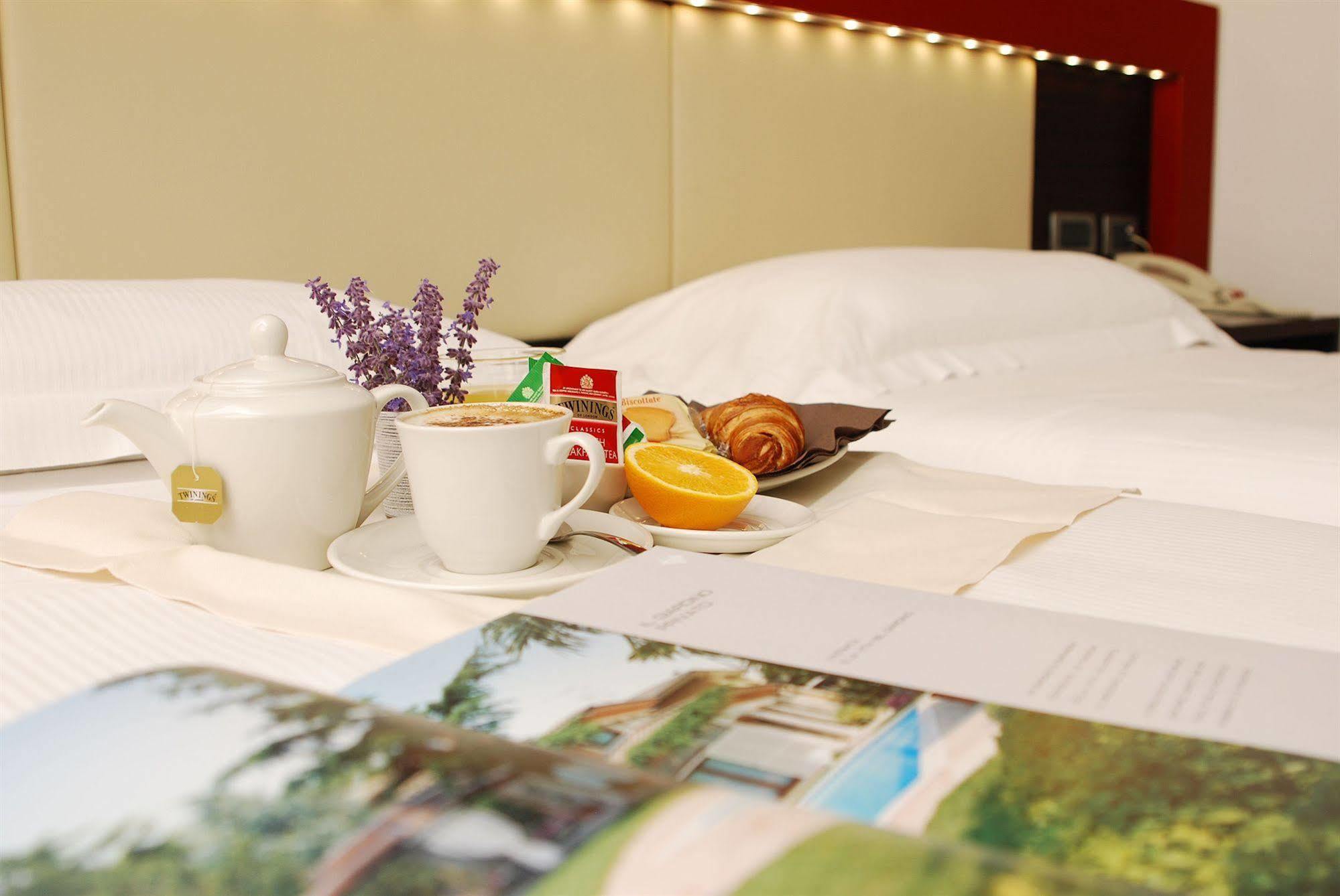 Kairos Garda Hotel Castelnuovo del Garda Eksteriør billede