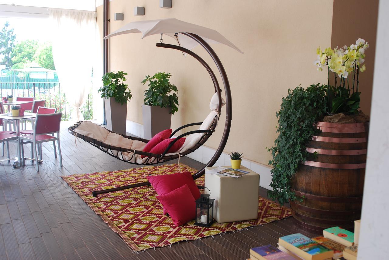 Kairos Garda Hotel Castelnuovo del Garda Eksteriør billede